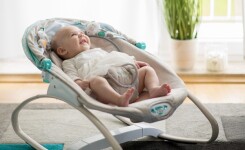 ТОП-3: Детские электронные качели, шезлонги Tiny Love для новорожденных